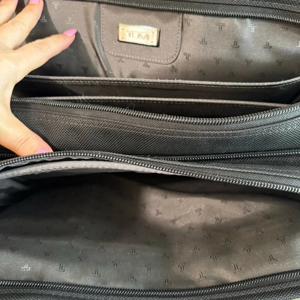 Tumi Alpha 26141D4 Black Expandable Large Dual Handle Briefcase Travel Bag